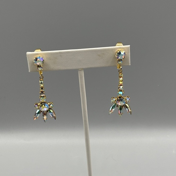 Jewelry - Elegant Vintage Aurora Borealis Clip-on Earrings JP411